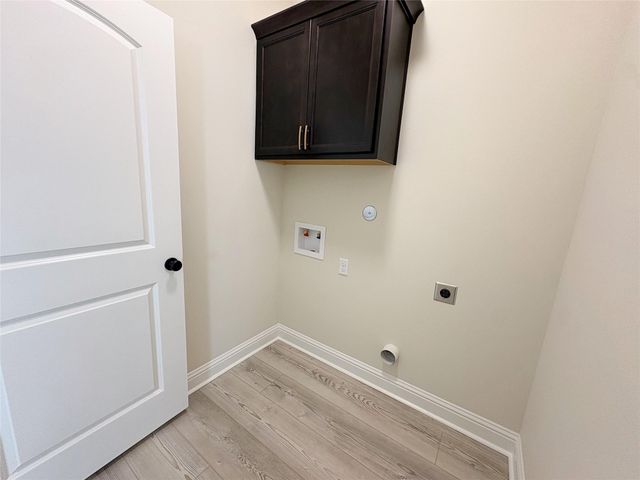 6895 Arbor Way, Orange, TX 77630