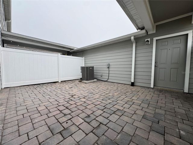 10904 LEAFSHORE LOOP, Orlando, FL 32829