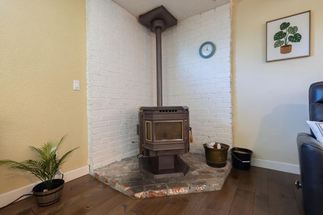 2843 Camino Heights Dr, Camino, CA 95709