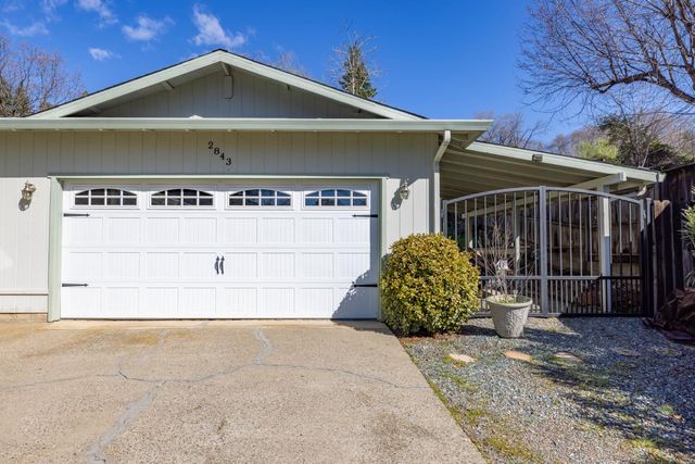 2843 Camino Heights Dr, Camino, CA 95709