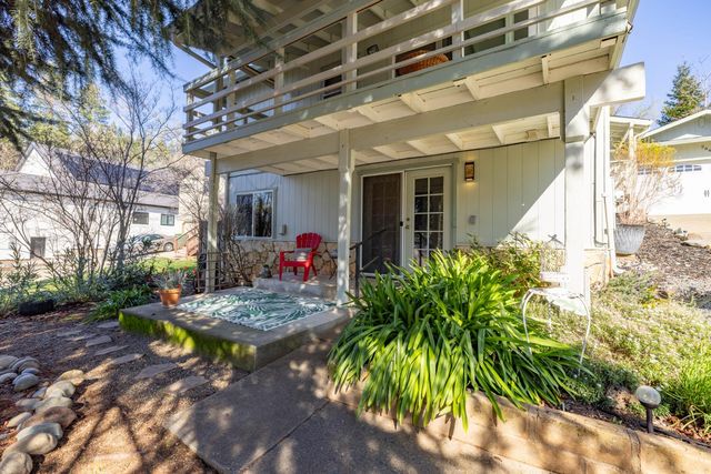 2843 Camino Heights Dr, Camino, CA 95709