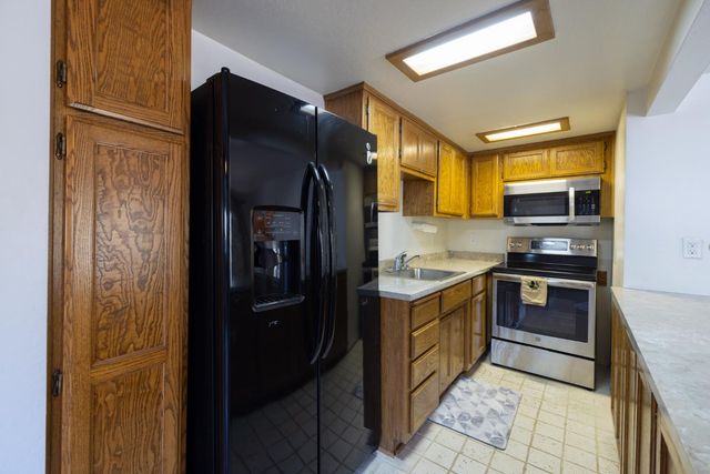 2843 Camino Heights Dr, Camino, CA 95709