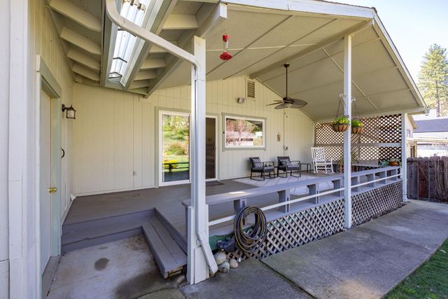 2843 Camino Heights Dr, Camino, CA 95709