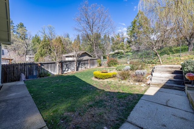 2843 Camino Heights Dr, Camino, CA 95709