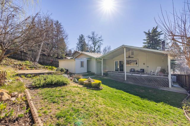 2843 Camino Heights Dr, Camino, CA 95709