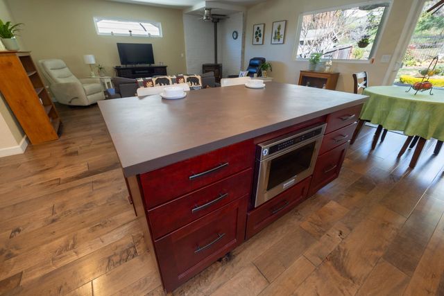 2843 Camino Heights Dr, Camino, CA 95709