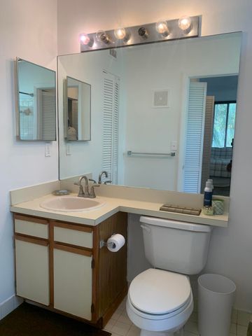 651 Lyons Road 10207, Coconut Creek, FL 33063