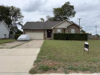 3273 N Senseney Cir, Clarksville, TN 37042