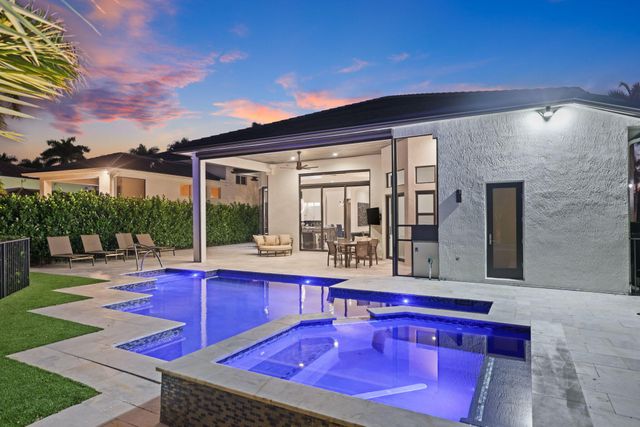 15934 Laurel Creek Drive, Delray Beach, FL 33446