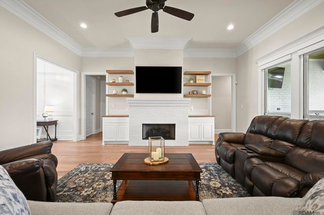 38179 Meadow Rue Dr, Prairieville, LA 70769