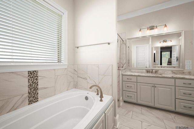 38179 Meadow Rue Dr, Prairieville, LA 70769