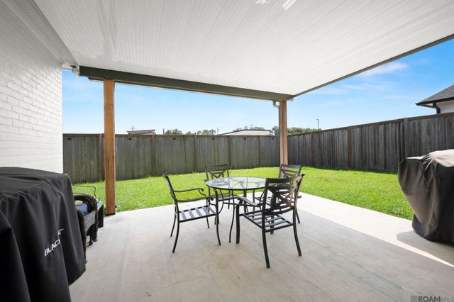 38179 Meadow Rue Dr, Prairieville, LA 70769
