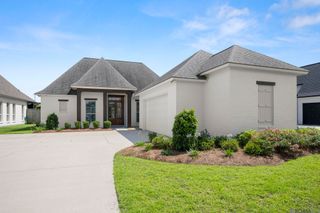 38179 Meadow Rue Dr, Prairieville, LA 70769
