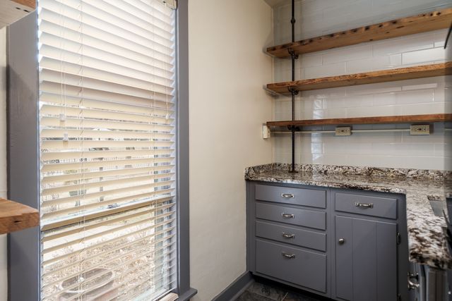 326 S 2nd Street, Rockford, IL 61104