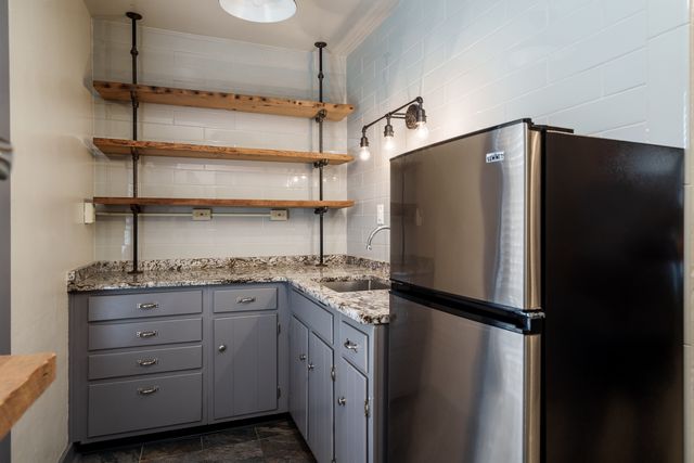 326 S 2nd Street, Rockford, IL 61104