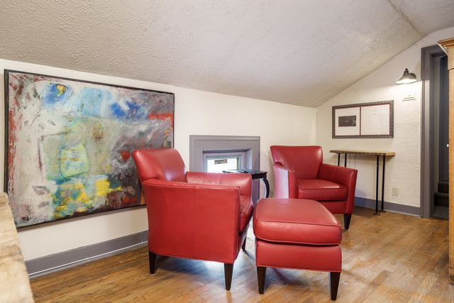 326 S 2nd Street, Rockford, IL 61104