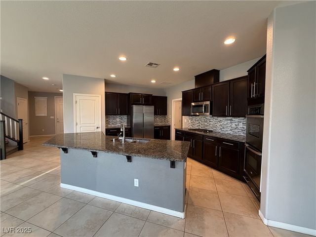 10544 Pembroke Bay Street, Las Vegas, NV 89179