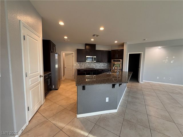 10544 Pembroke Bay Street, Las Vegas, NV 89179