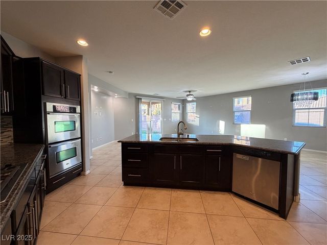 10544 Pembroke Bay Street, Las Vegas, NV 89179