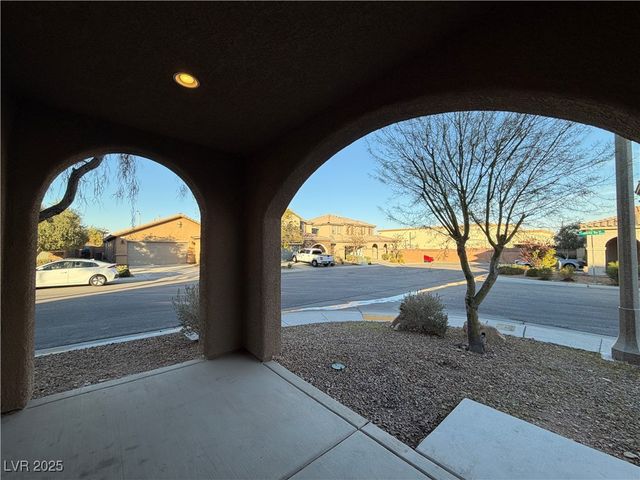 10544 Pembroke Bay Street, Las Vegas, NV 89179