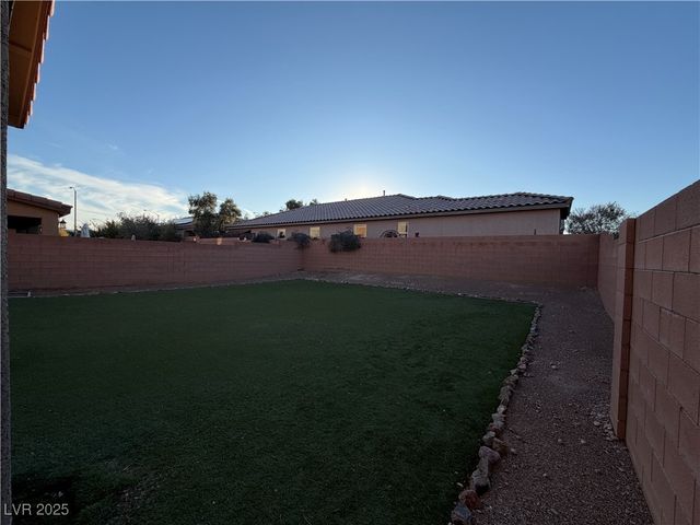 10544 Pembroke Bay Street, Las Vegas, NV 89179