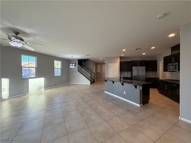 10544 Pembroke Bay Street, Las Vegas, NV 89179