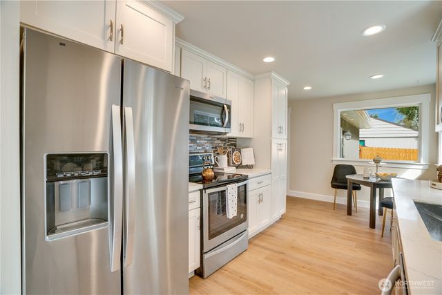 20018 Meridian Place N, Shoreline, WA 98133