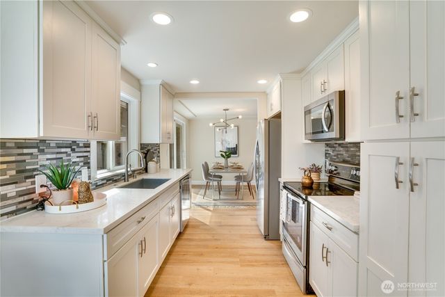 20018 Meridian Place N, Shoreline, WA 98133