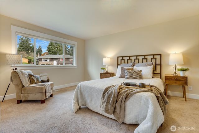 20018 Meridian Place N, Shoreline, WA 98133