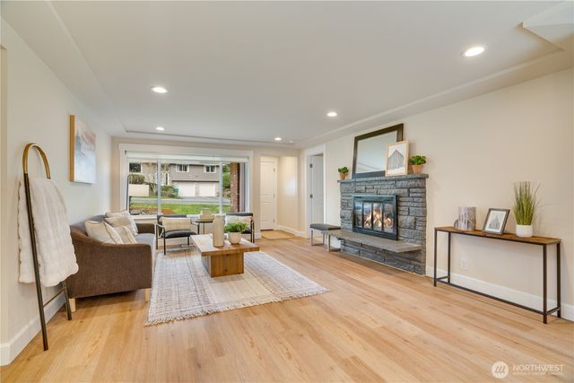 20018 Meridian Place N, Shoreline, WA 98133