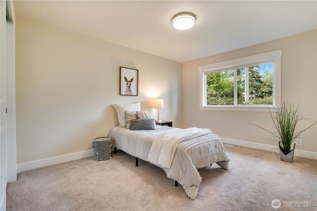 20018 Meridian Place N, Shoreline, WA 98133