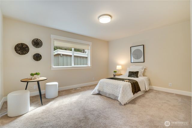 20018 Meridian Place N, Shoreline, WA 98133