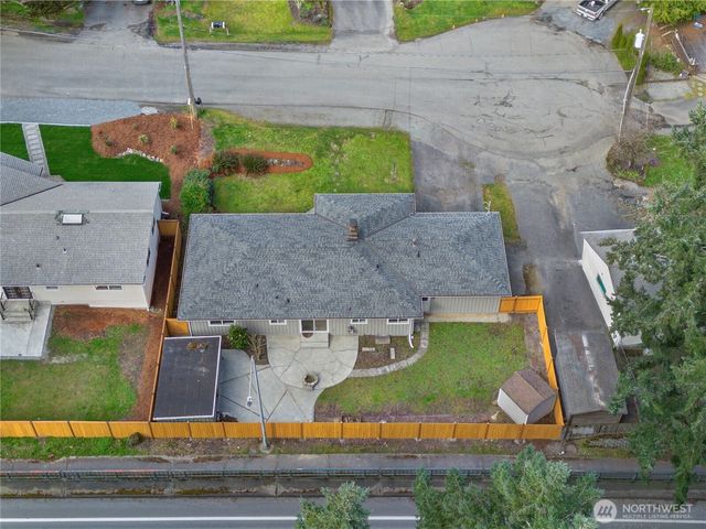 20018 Meridian Place N, Shoreline, WA 98133