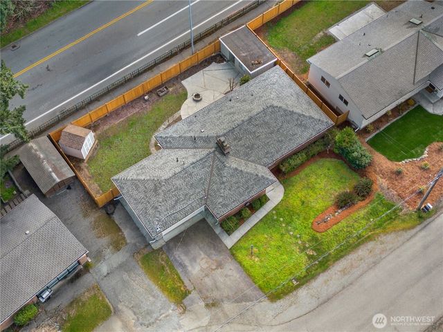 20018 Meridian Place N, Shoreline, WA 98133