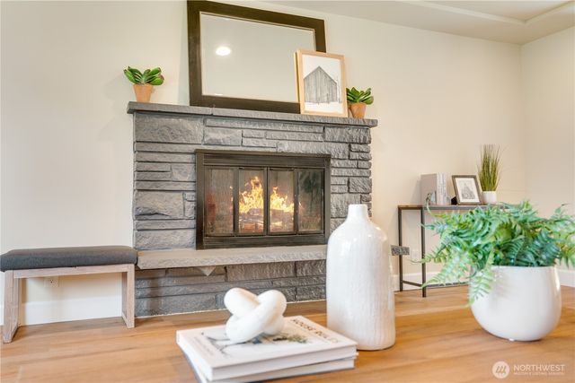 20018 Meridian Place N, Shoreline, WA 98133