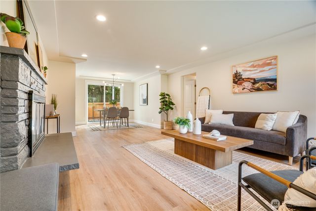 20018 Meridian Place N, Shoreline, WA 98133