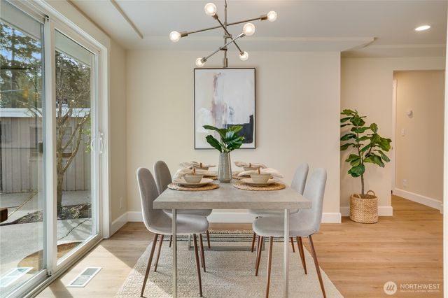 20018 Meridian Place N, Shoreline, WA 98133