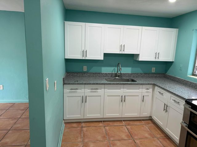 4328 Winchester Lane, West Palm Beach, FL 33406