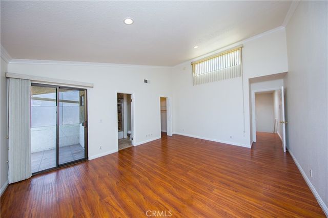 11834 Gilmore 16, North Hollywood, CA 91606