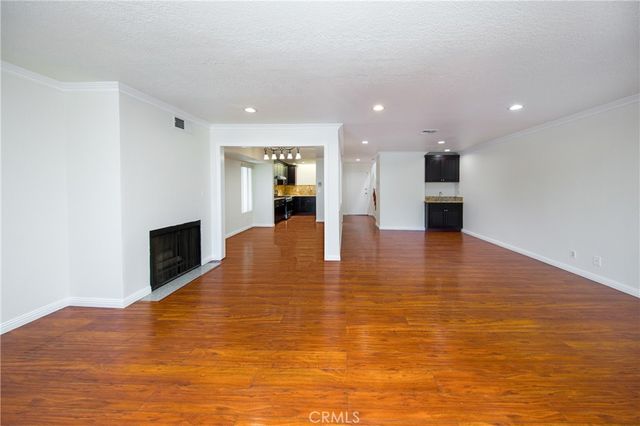 11834 Gilmore 16, North Hollywood, CA 91606
