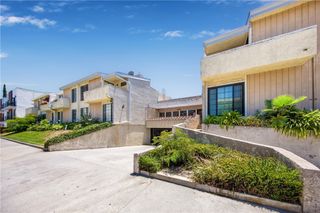 11834 Gilmore 16, North Hollywood, CA 91606
