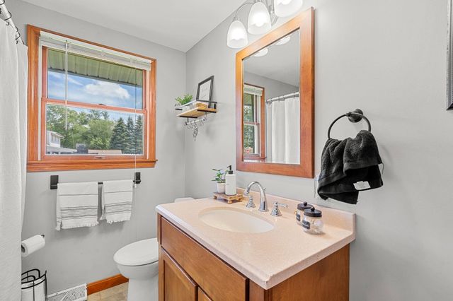 102 Dalton Street, Nashua, NH 03063