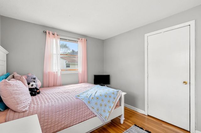 102 Dalton Street, Nashua, NH 03063