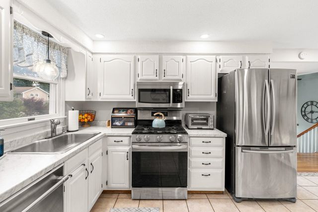 102 Dalton Street, Nashua, NH 03063