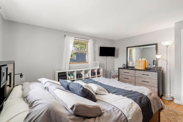 102 Dalton Street, Nashua, NH 03063