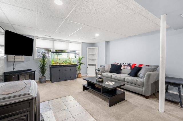 102 Dalton Street, Nashua, NH 03063