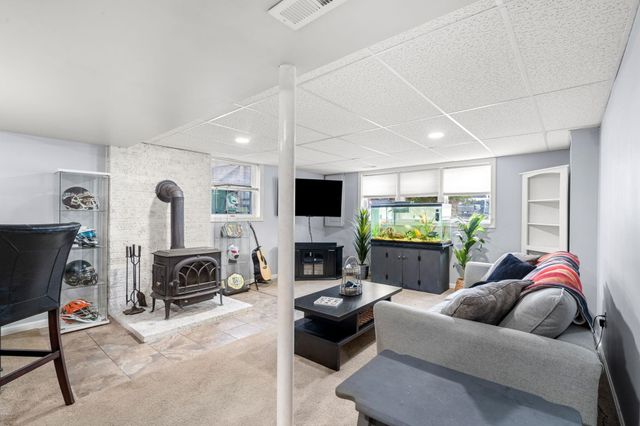 102 Dalton Street, Nashua, NH 03063
