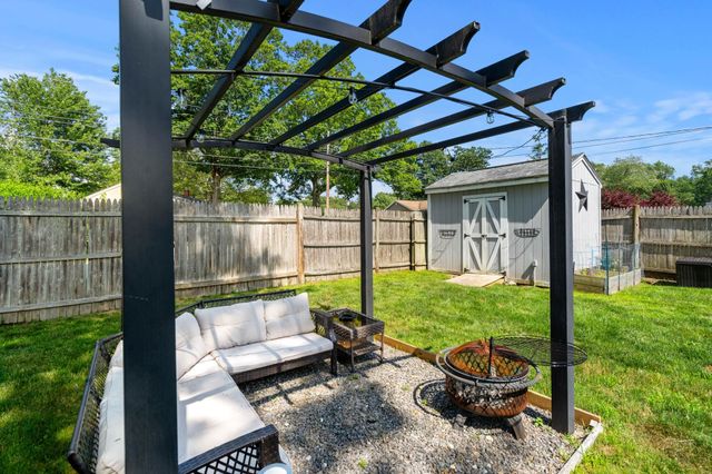 102 Dalton Street, Nashua, NH 03063