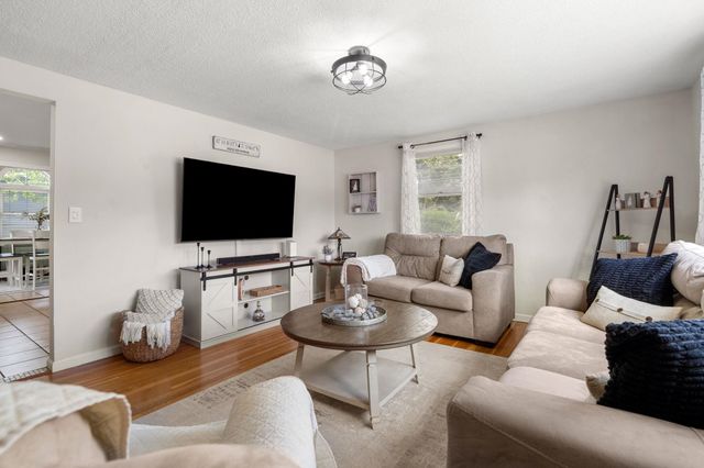 102 Dalton Street, Nashua, NH 03063