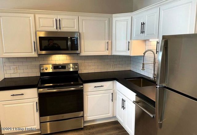 2208 Dumesnil St, Louisville, KY 40210